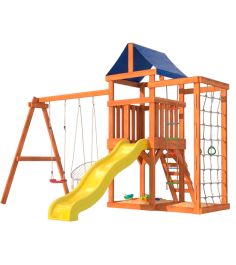 Детская площадка с сеткой стенкой и плетенным креслом...